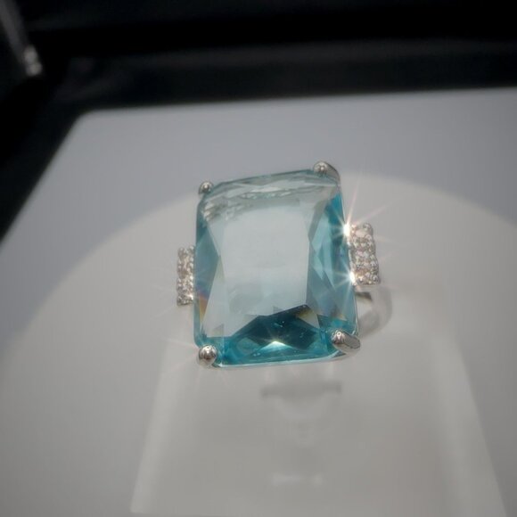 Aquamarine CZ Silver Tone Cocktail Ring Size 10 - Picture 3 of 11